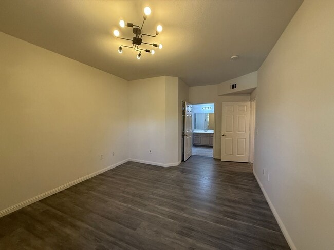 Building Photo - Renovated 2 Bedroom in Summerlin