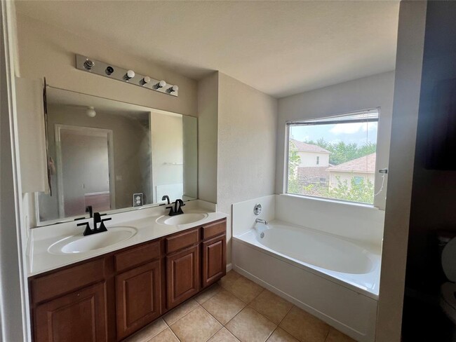 Building Photo - 10924 Reliance Creek Dr