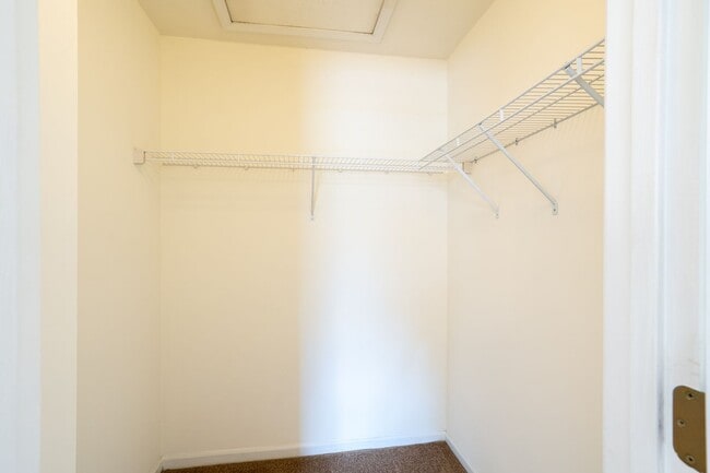 Building Photo - 5009-5011 Betty Jean Way