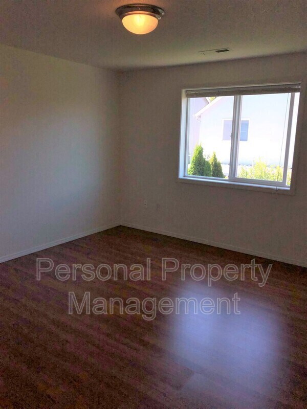 Building Photo - 4026 NE 165th Pl