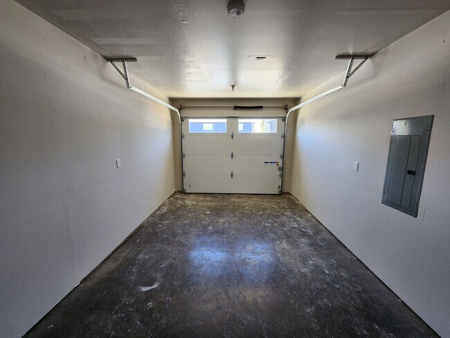 Building Photo - 2 Bedroom 2.5 Bath in Winlock