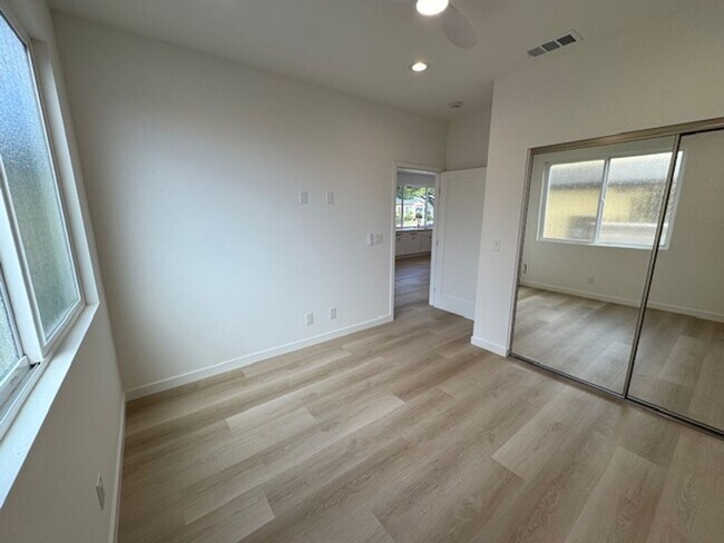 Building Photo - 6170 Briercrest Ave