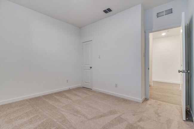 Building Photo - 3609 Grace Ln