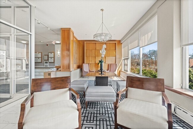 Building Photo - 130 Boylston St