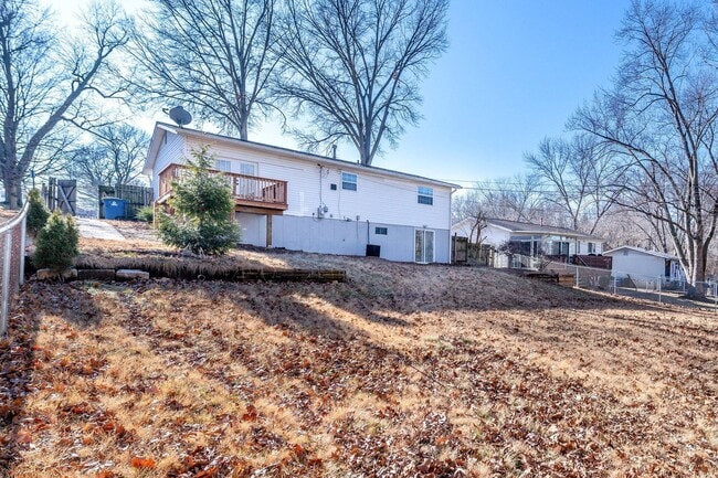 Building Photo - 3633 Shores Dr