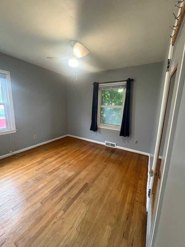 Building Photo - Charming 3-Bed, 1.5 Bath Home in Peaceful ...