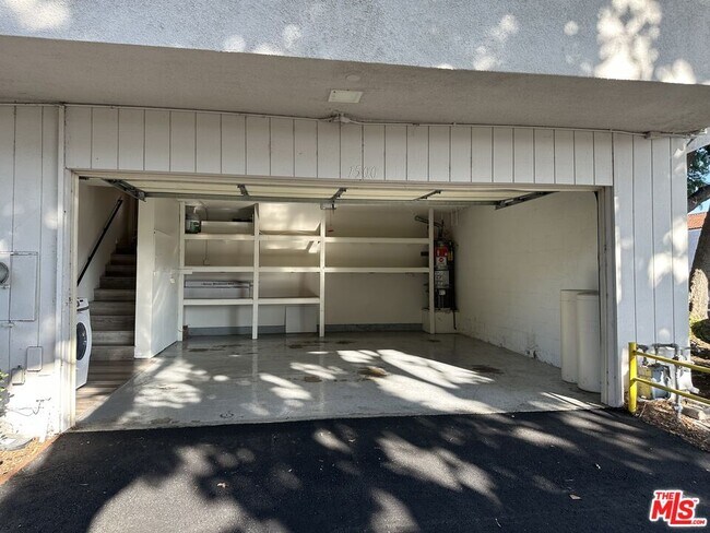 Building Photo - 1500 Windsor Ln