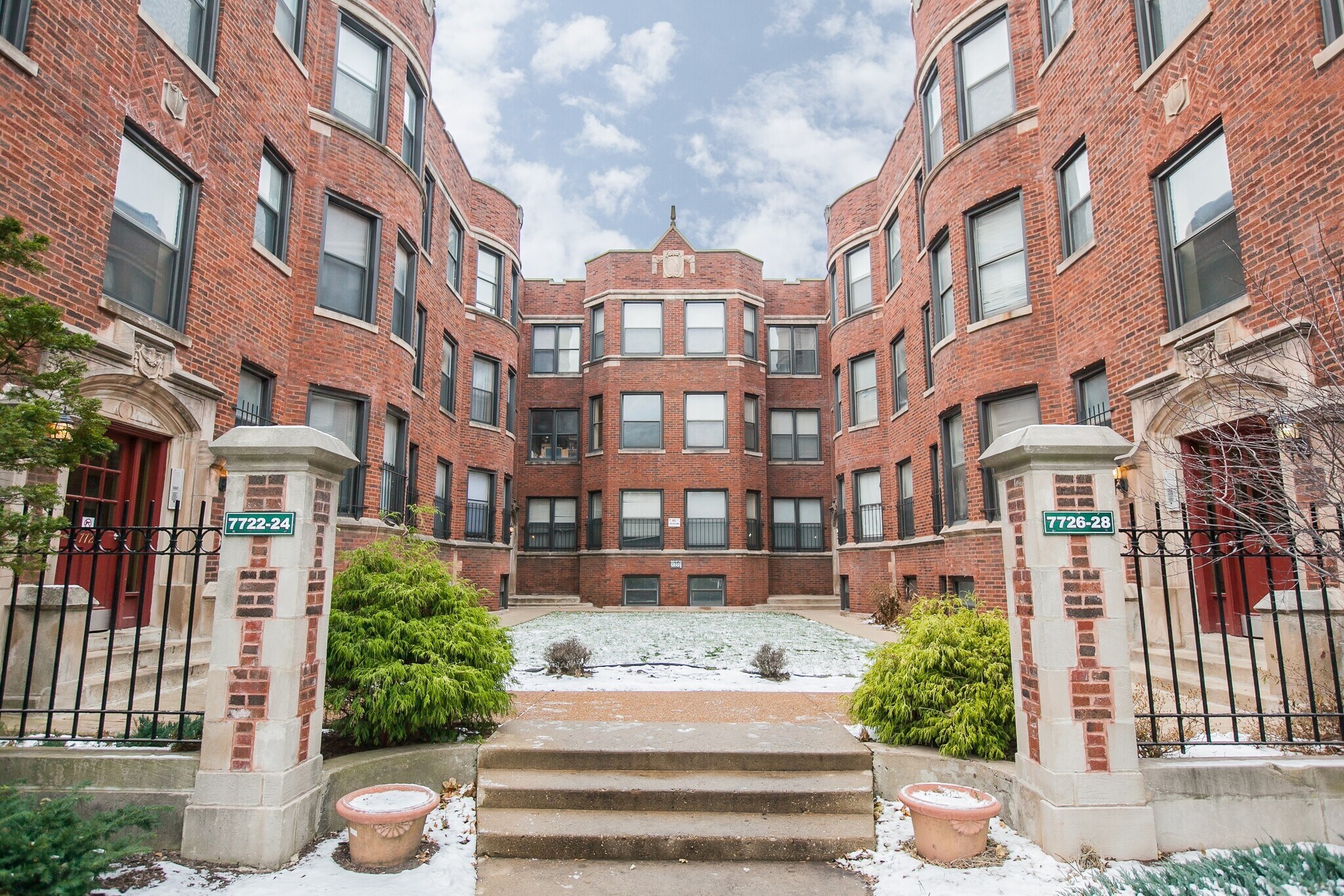 Building Photo - 7722 N Marshfield Ave