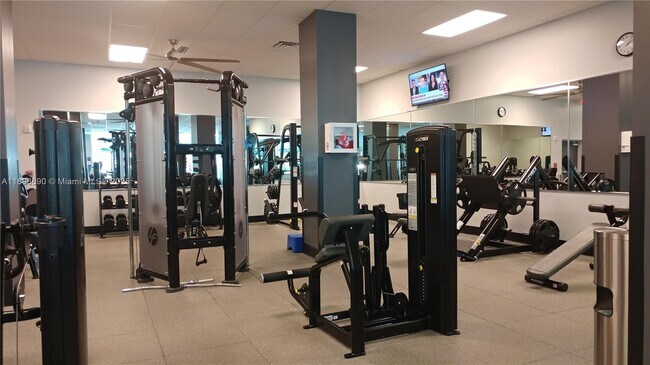 Building Photo - 2501 S Ocean Dr