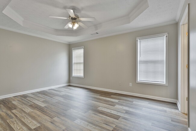 Building Photo - 240 Autumn Glen Cir