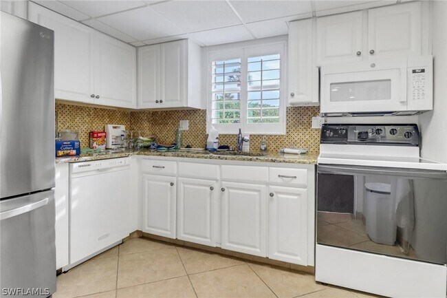 Building Photo - 220 Seaview Ct