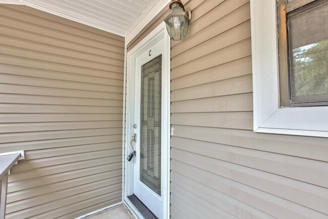 Building Photo - 2913 Woodrich Dr