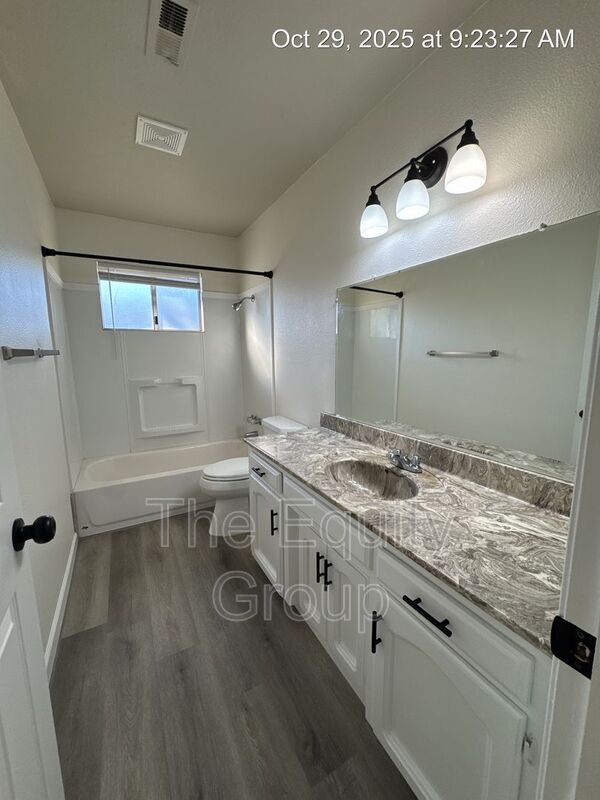 Building Photo - 951 Orangewood Ct