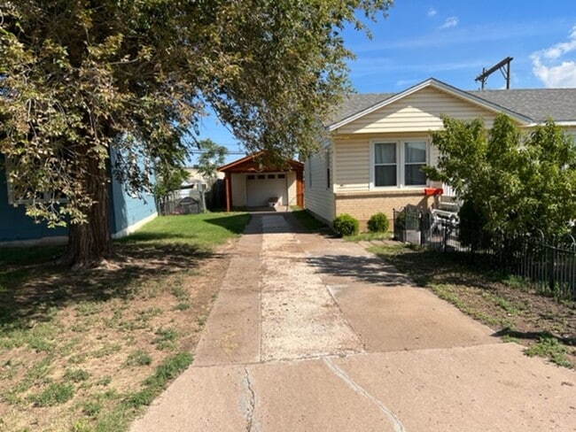 Building Photo - 3411 NE 22nd Ave