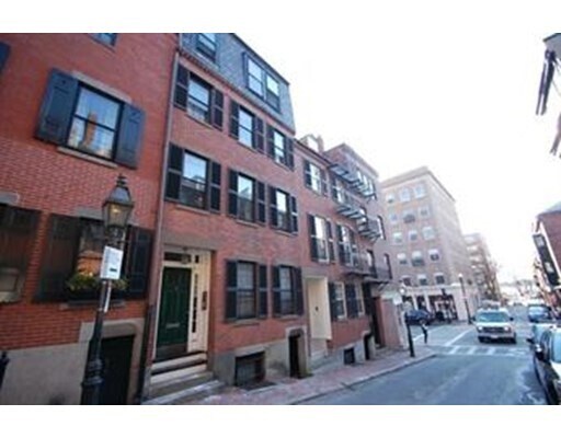 Building Photo - 100 Revere St