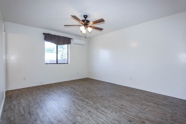 Building Photo - 7159 E Silverlode Dr