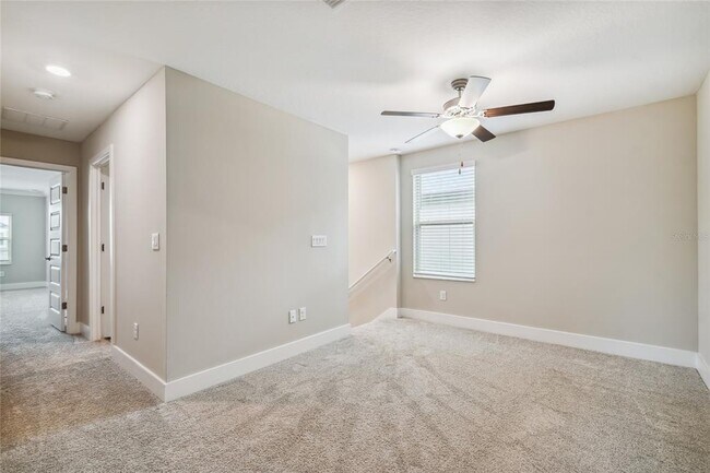 Building Photo - 9754 Little Bluestem Dr