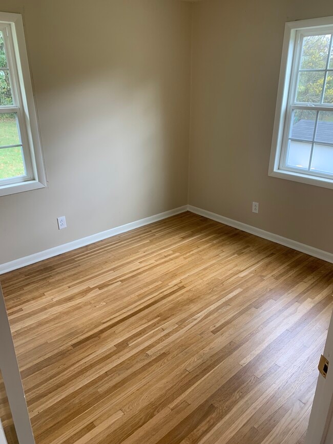 Building Photo - 577 Douglas Ave