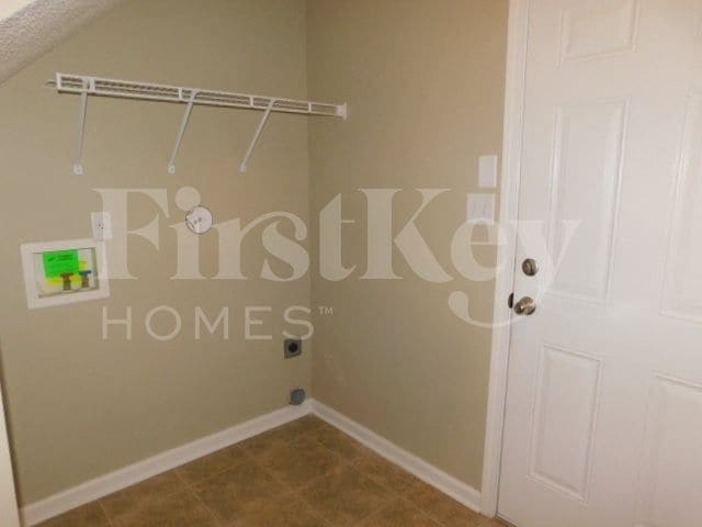 Building Photo - 4655 Tulip Creek Dr