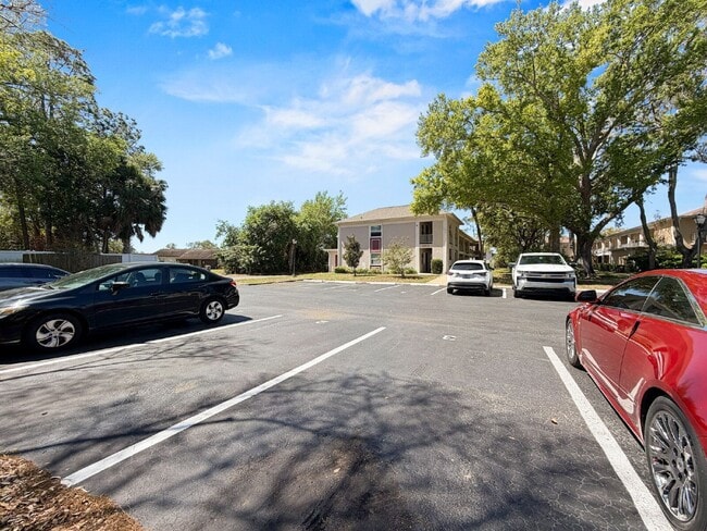 Building Photo - 8302 Bardmoor Blvd