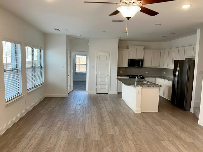 Building Photo - 234 Griffith Dr