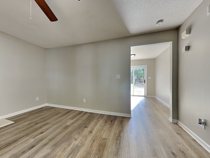 Building Photo - 3428 Ann Franklin Ct