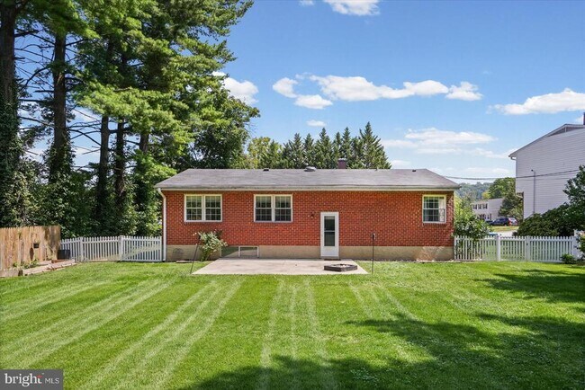 Building Photo - 10202 Daventry Dr