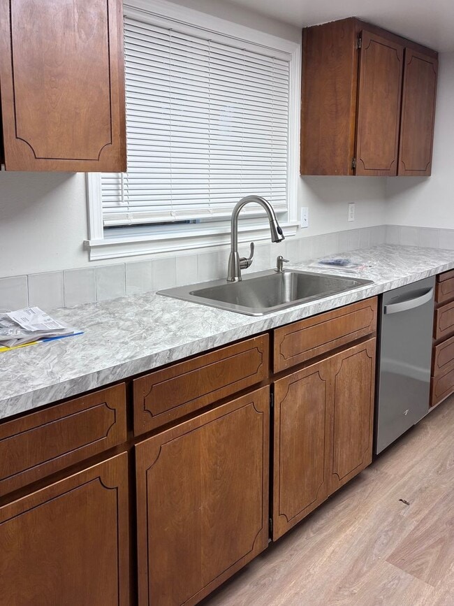 Building Photo - Your Newly Updated 3 Bed, 1 Bath Move-In Ready Home!