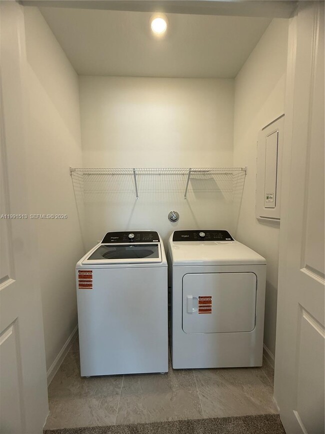 Building Photo - 4286 Effendi Dr