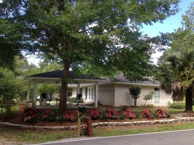 Building Photo - Spacious 4-Bedroom Home in the Desirable Gulf Hills Golf Course Community!
