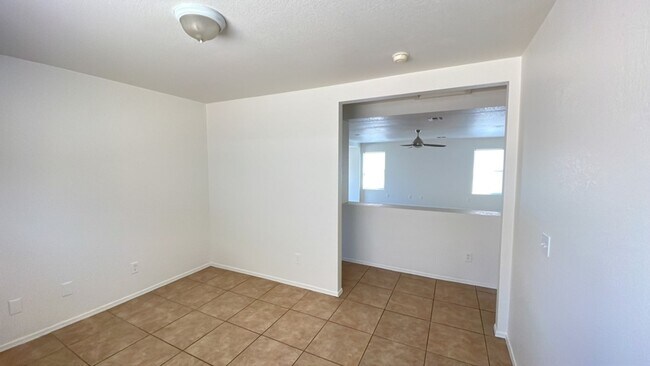 Building Photo - Cozy 3 bedroom home in Surprise!