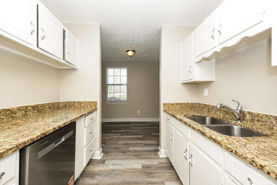 Building Photo - 111 Ridgeview Ct