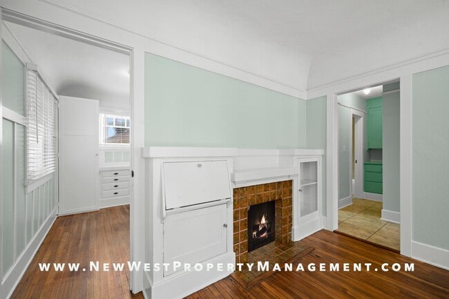 Building Photo - 2417 Market St