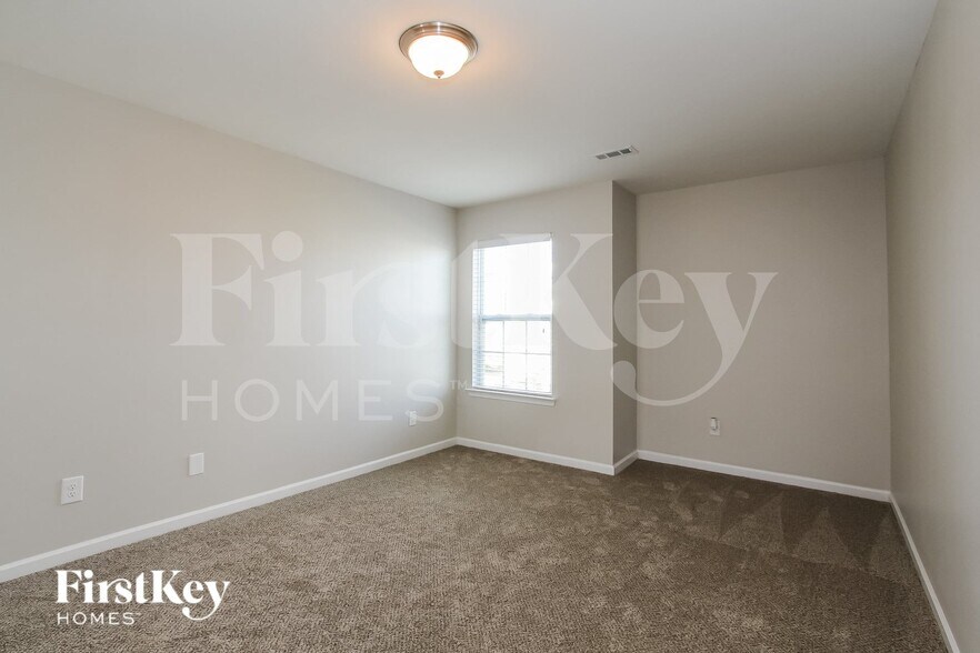 Building Photo - 165 N Cromwell Dr