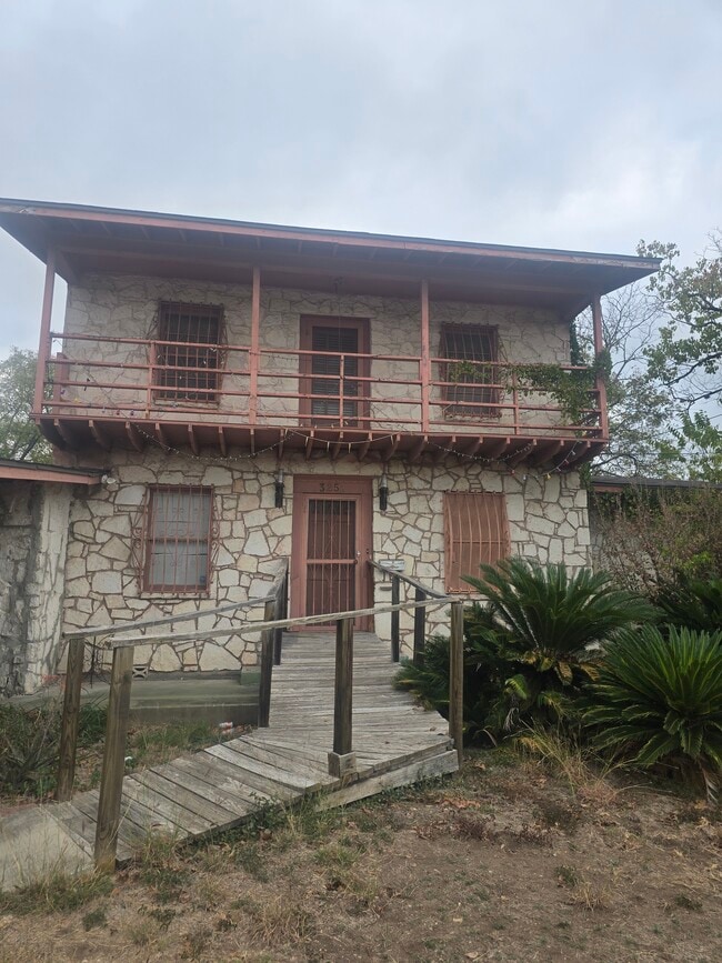 Building Photo - 3251 W Woodlawn Ave