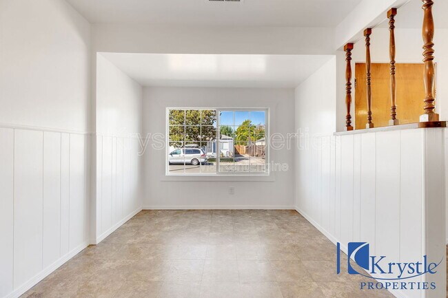 Building Photo - 1038 Thelma Ave