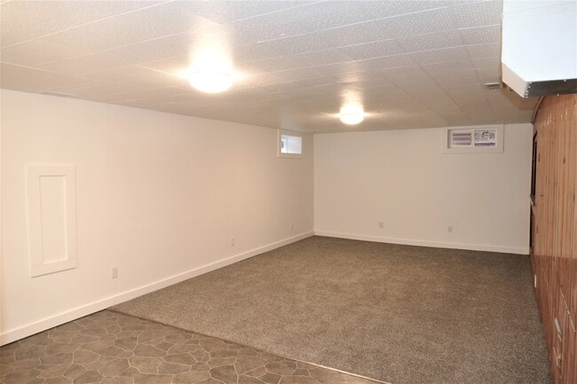 Building Photo - 711 3rd Ave S