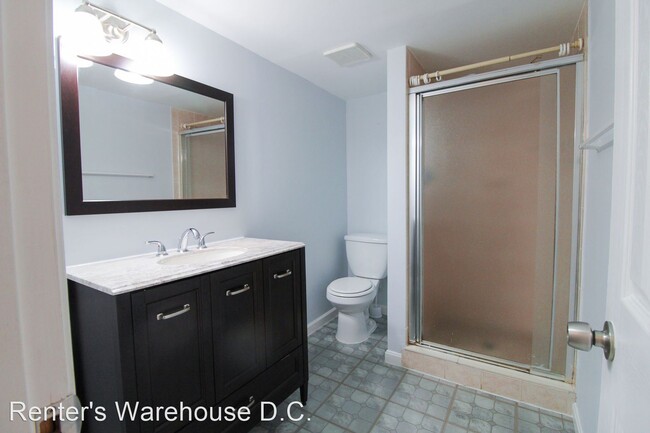 Building Photo - 5 br, 3.5 bath House - 13705 Hobart Dr