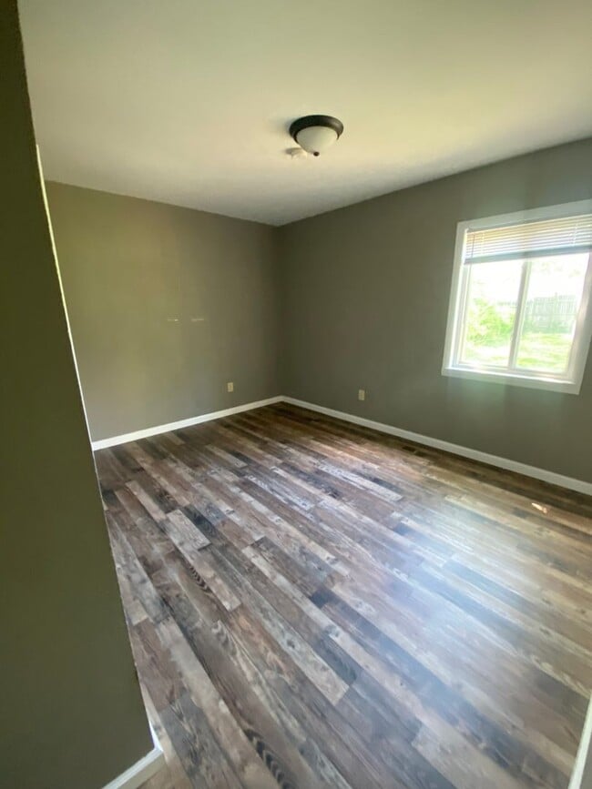 Building Photo - 617 W Owens St