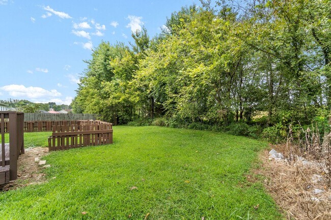 Building Photo - 685 Artic Ave