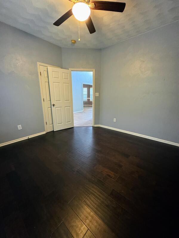 Building Photo - 1515 Ashburn Ct