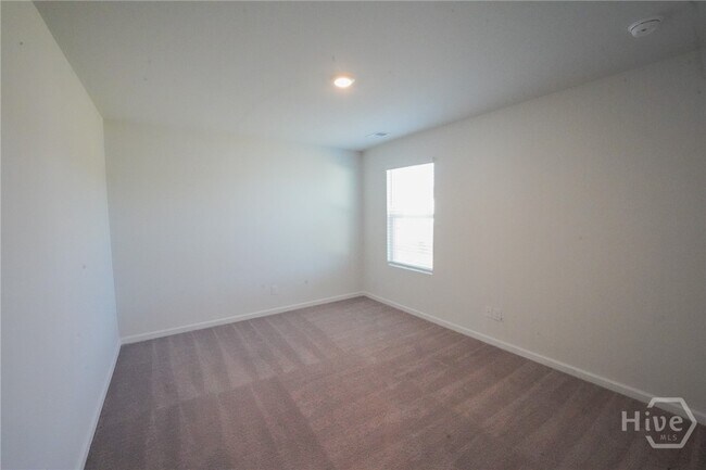 Building Photo - 103 Skylark Rd