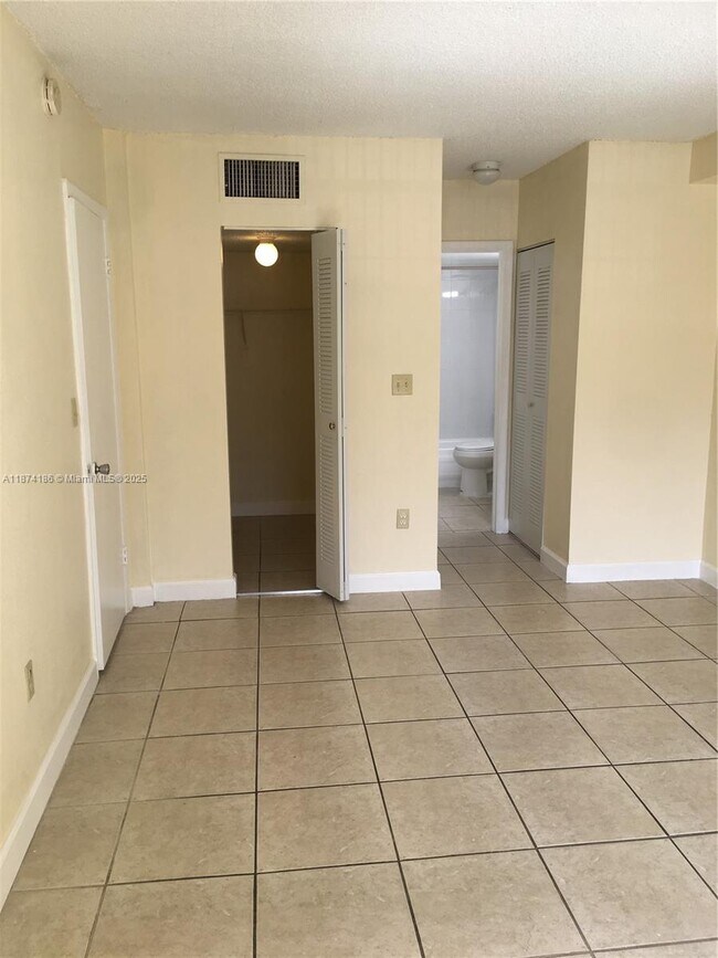 Building Photo - 10900 SW 104th St