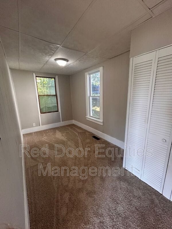Building Photo - 1400 Cedar Hill Rd