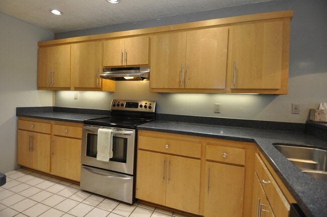 Building Photo - 4022 Layang Layang Cir