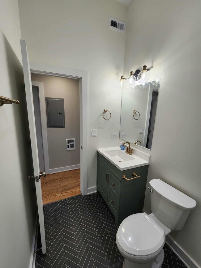 Building Photo - 6321 S Eberhart Ave