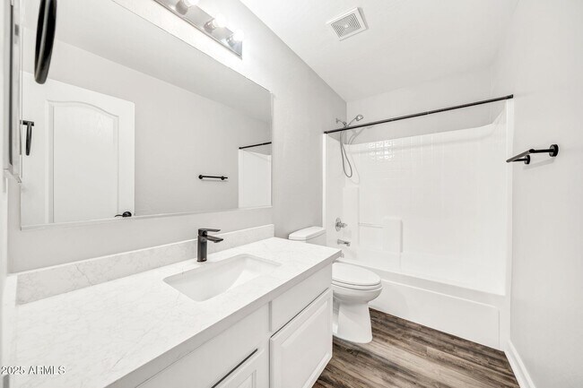 Building Photo - 7859 W Redbird Rd