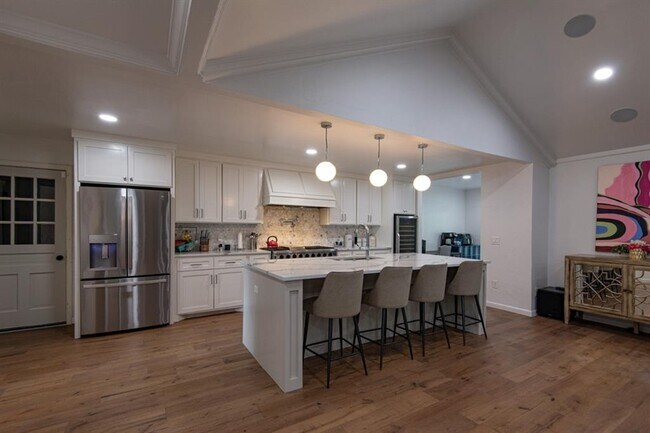 Building Photo - 3025 Regency Ct