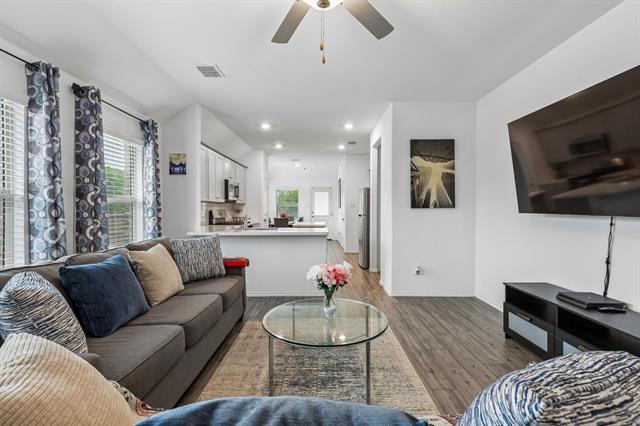 Building Photo - 4001 Fairmont Ln