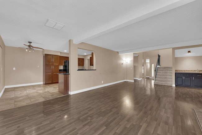 Building Photo - Beautiful 4 bed/ 3 bath POOL Home For Rent